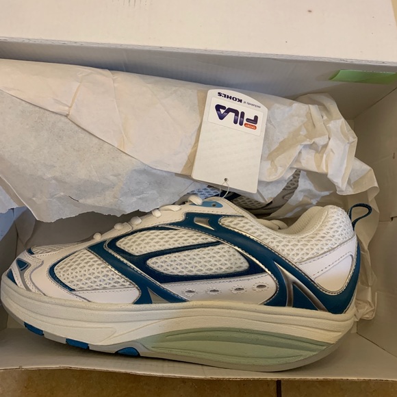 Fila Shoes - Picture 2 of 6